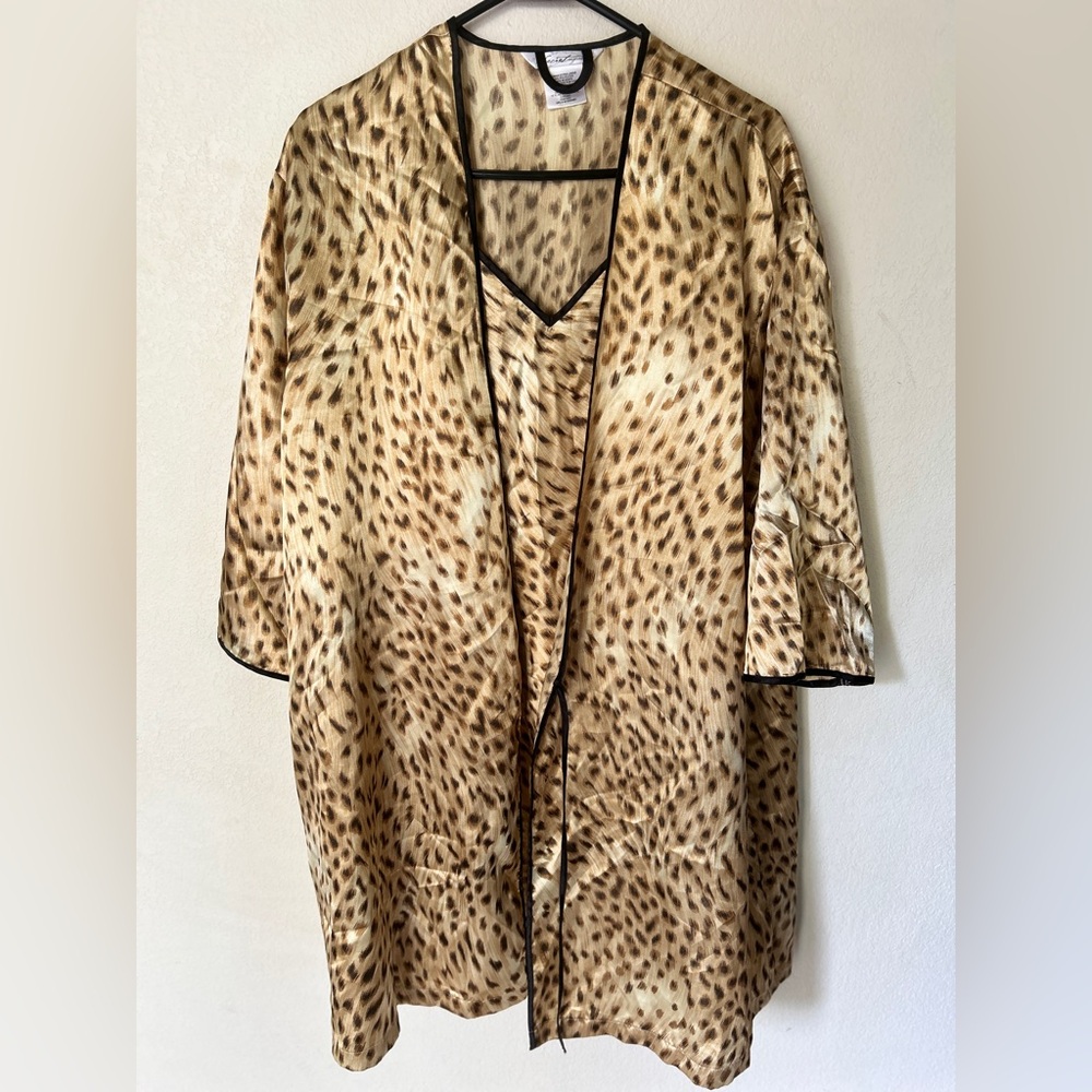 Secret Treasures Animal Print slip and‎ robe size XL